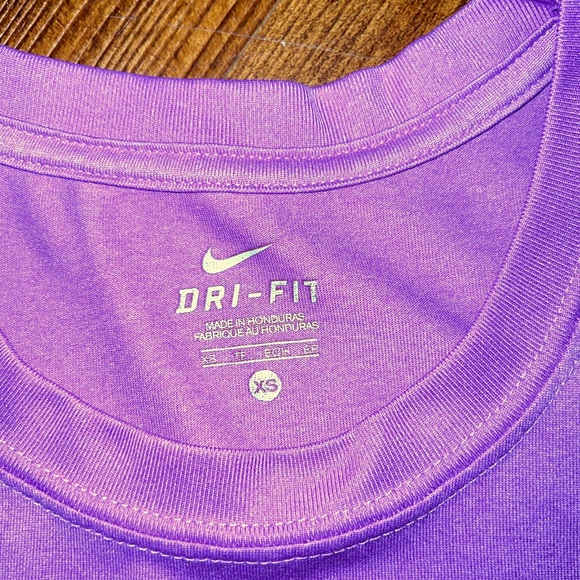Nike Women's Dri Fit Short Sleeve Purple Activewear Shirt Size XS - Picture 7 of 8